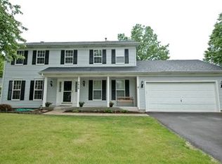 2658 Berkshire Dr, Geneva, IL 60134