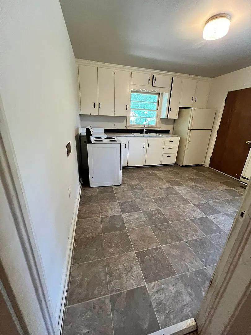 204 Pine Lane DUPLEX — Photo 2