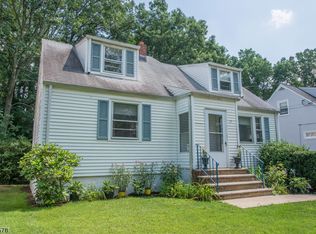 17 Hunterdon Rd, West Orange, NJ 07052