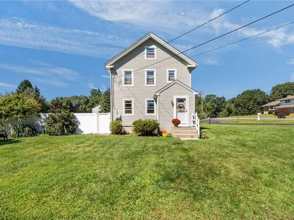 6 Colonial Dr, Westerly, RI 02891