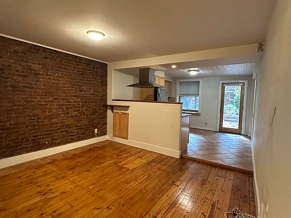 2nd image of 378 De Graw St Unit 1