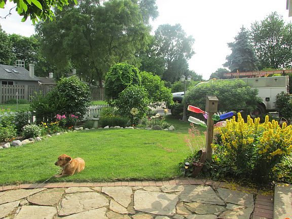 Flag stone walkway 