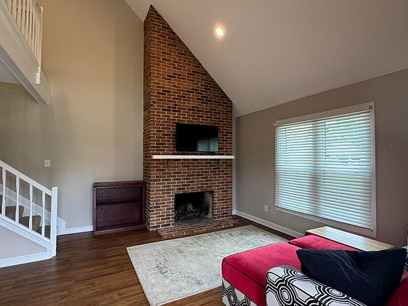 4th image of 357 Saint Andrews Dr