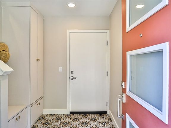 3rd image of 876 Doheny Way