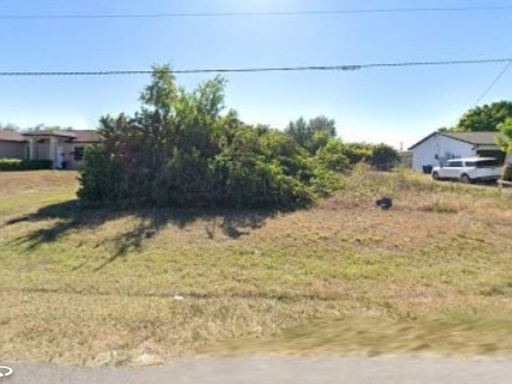 4th image of 3305 23rd St SW