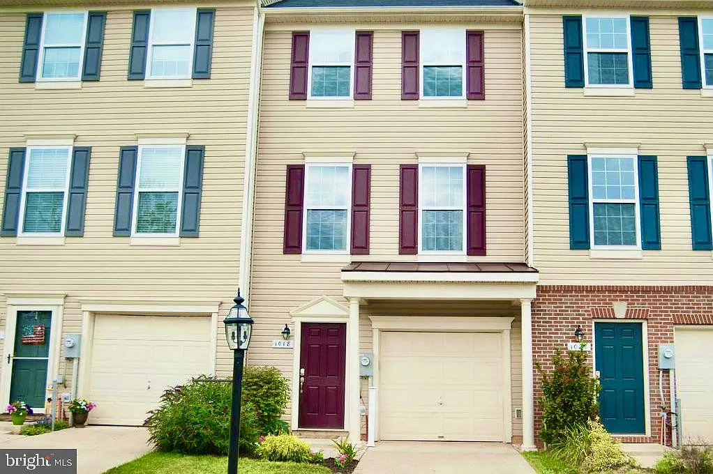 1018 Sithean Way photo 1