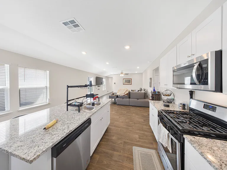 13059 Kalinoski St — Photo 10