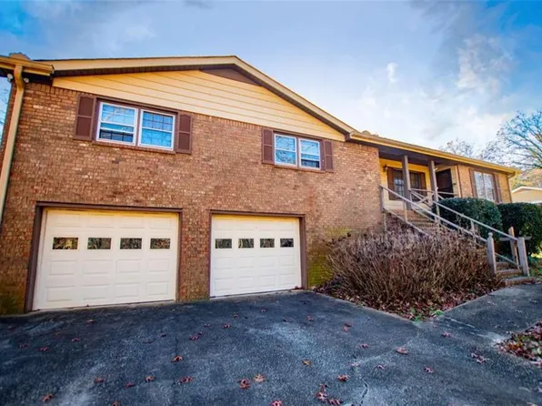 5781 Macedin Dr, Douglasville, GA 30135