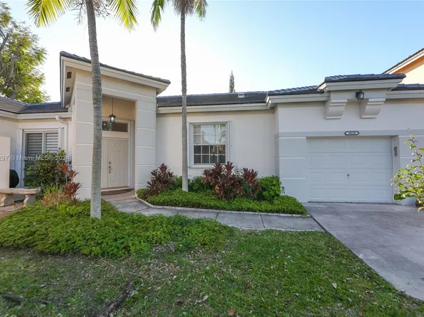 9020 SW 214th St, Cutler Bay, FL 33189