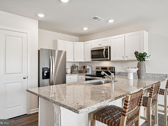 2nd image of 213 Camden Dr