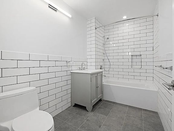5th image of 281 Grand St APT 5R