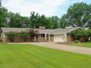 7500 Valley Villas Dr, Parma, OH 44130