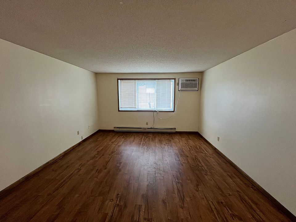 1st image of 1116 2nd St SE #14