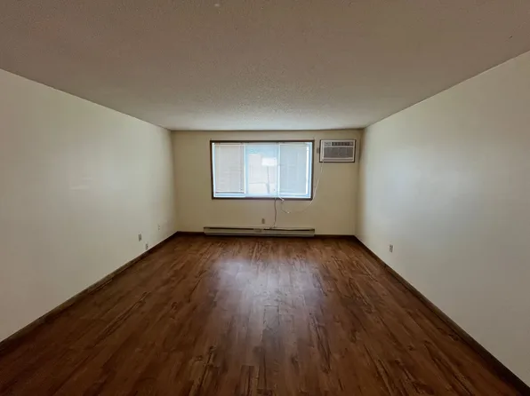 1116 2nd Street SE - Uptown Apartments