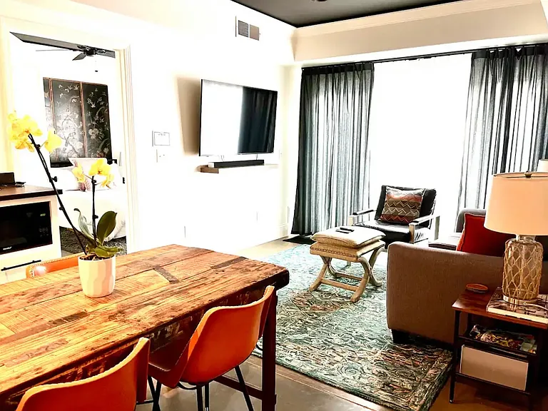 712 E Washington St #C — Photo 7