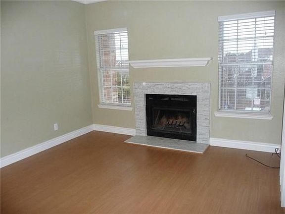 2nd image of 1700 Amelia Ct APT 121