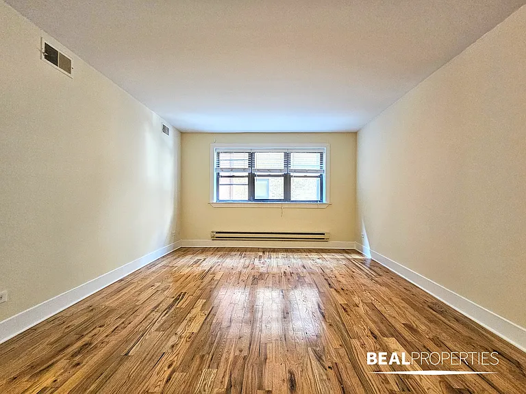 555 W Arlington Pl — Photo 16