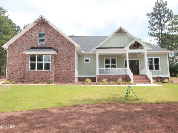 110 Lawrence Overlook, Seven Lakes, NC 27376