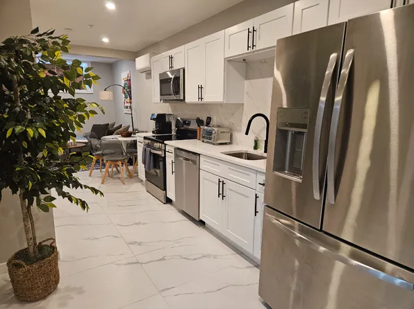 1487 5th Ave, Troy, NY