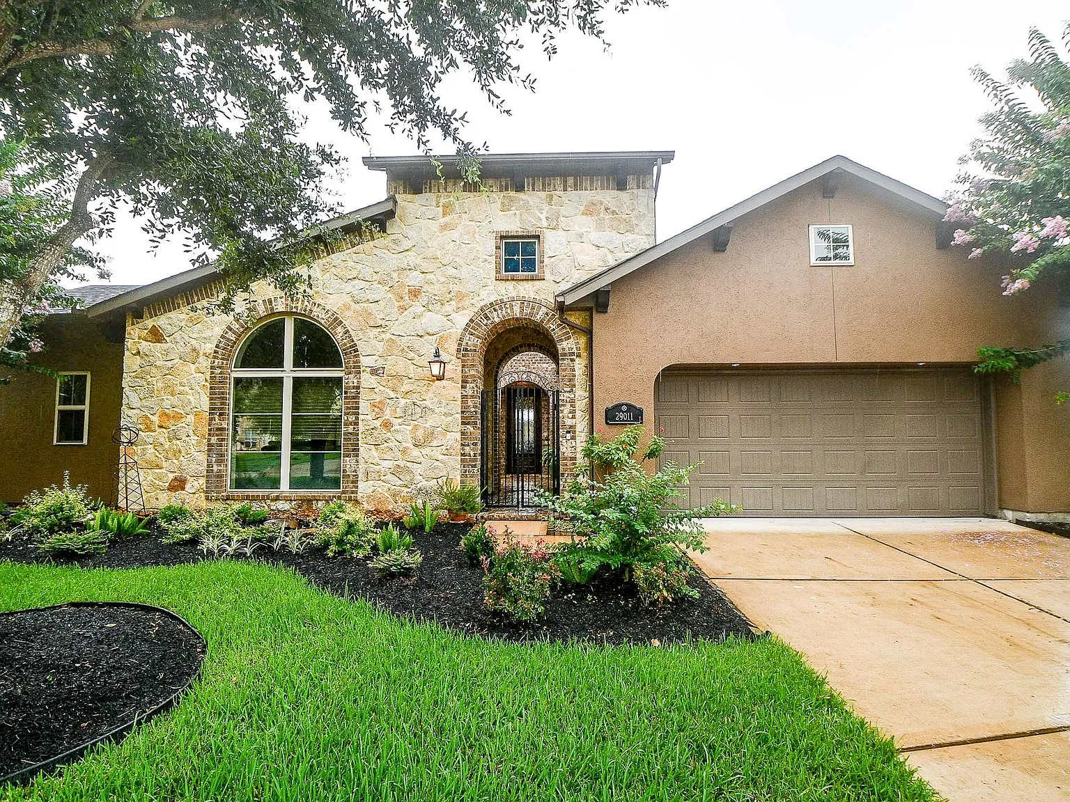 4 bed, 3.5 bath, 3259 sqft, $3,250 — Photo 1