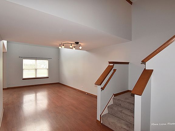 5th image of 120 Red Rose Dr