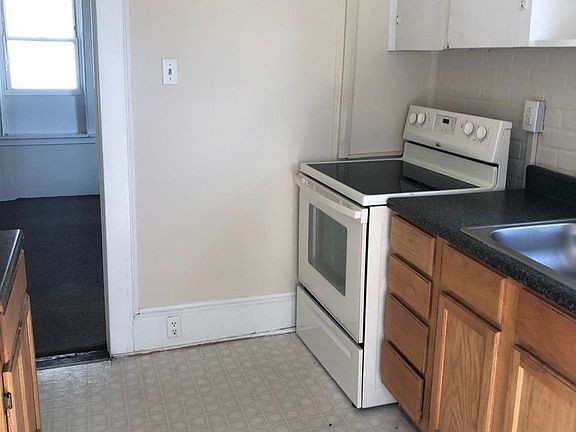3rd image of 740 Willey St