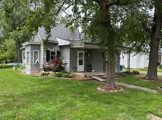 406 Ridge St, Shelbina, MO 63468