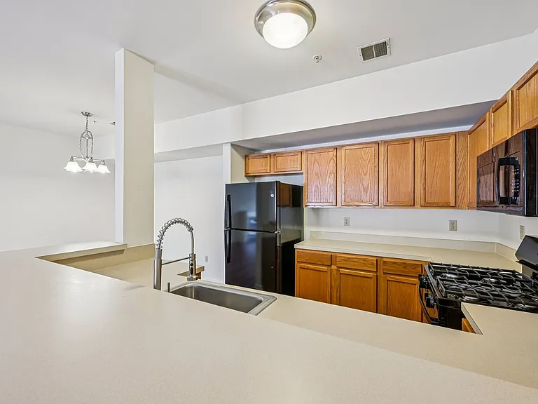 Spring Creek Apartments — Photo 132