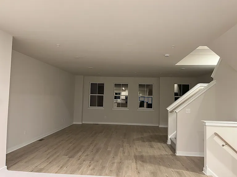 114 Continental Way — Photo 18