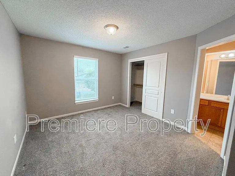 264 N Hedge Ln — Photo 10