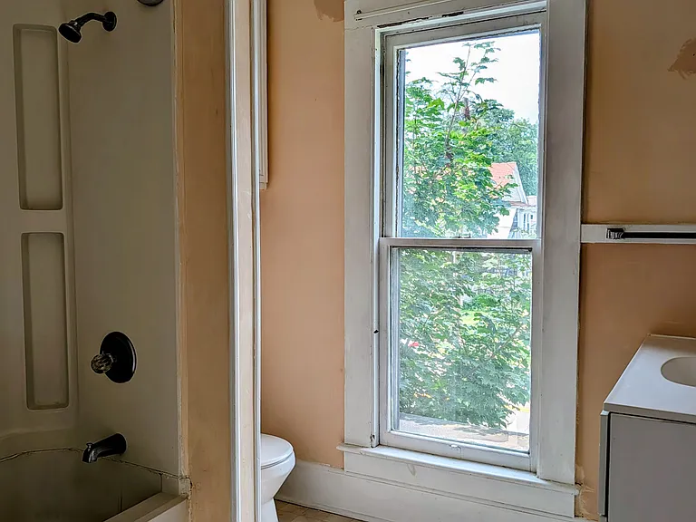 124 E Hudson St #A — Photo 7