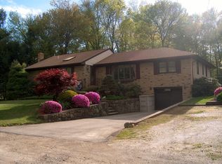 12 Wilfred Ln, Oak Ridge, NJ 07438