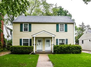 236-238 S Calumet Ave, Aurora, IL 60506