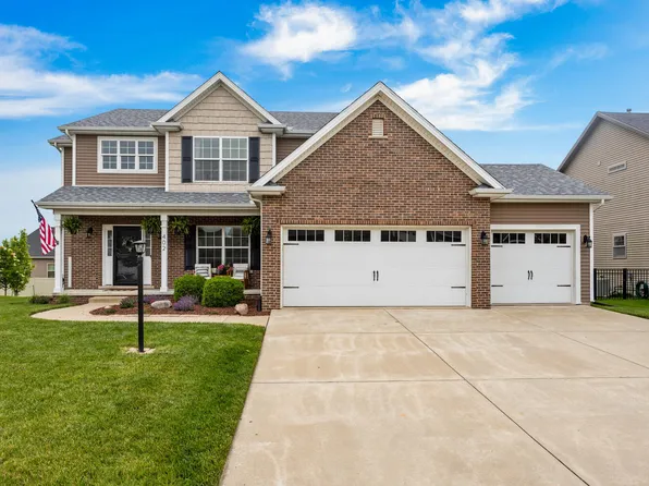 402 Potomac Ave, Savoy, IL 61874