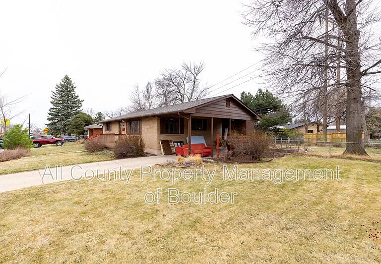 1980 Floral Dr — Photo 5