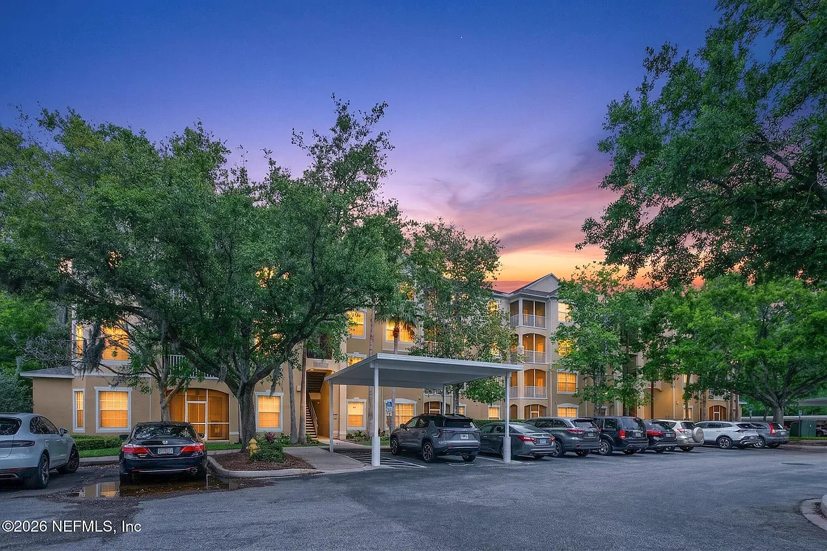Building Photo - 7801 Point Meadows Dr #1205