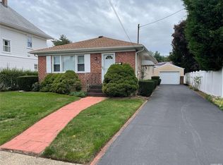 708 Riverside Ave, Baldwin, NY 11510