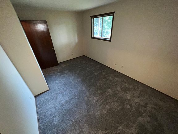 3rd image of 1300 W Jeth Ct #B