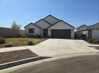 1305 W Angus Ct, Hanford, CA 93230