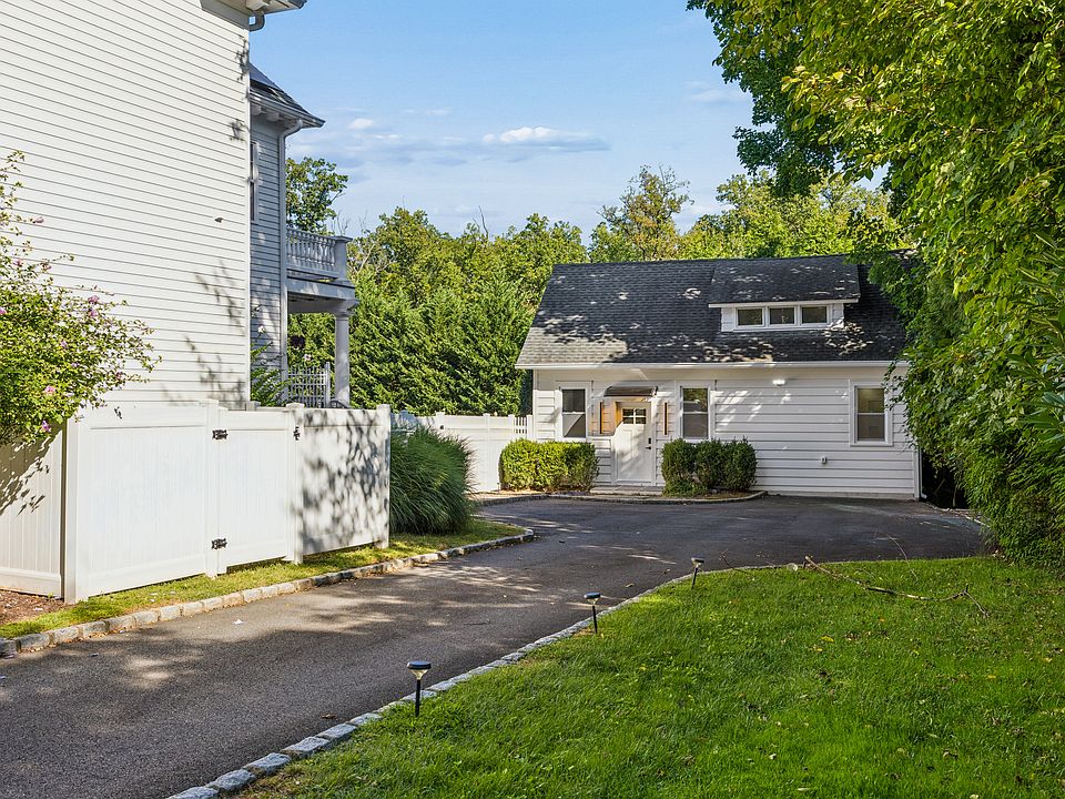1st image of 32 Oak Bend Rd