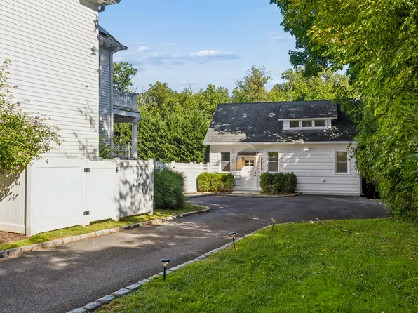32 Oak Bend Rd, West Orange, NJ 07052