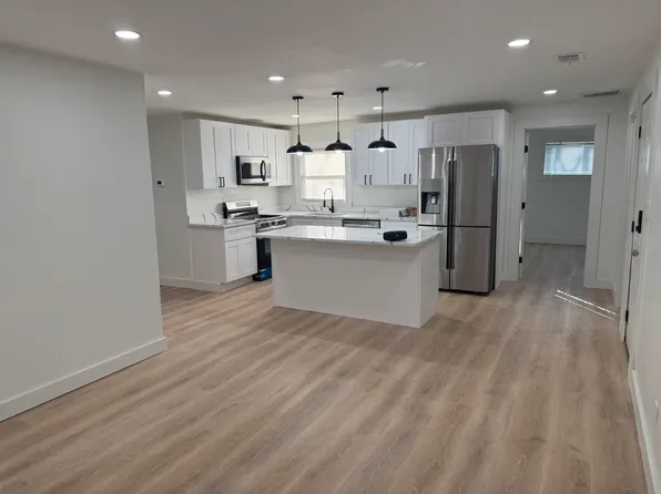 1777 Bond Dr SW, Atlanta, GA 30315