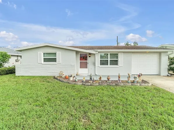 5616 Mosaic Dr, Holiday, FL 34690