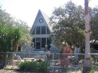 177 Mills Dr, Rockport, TX 78382