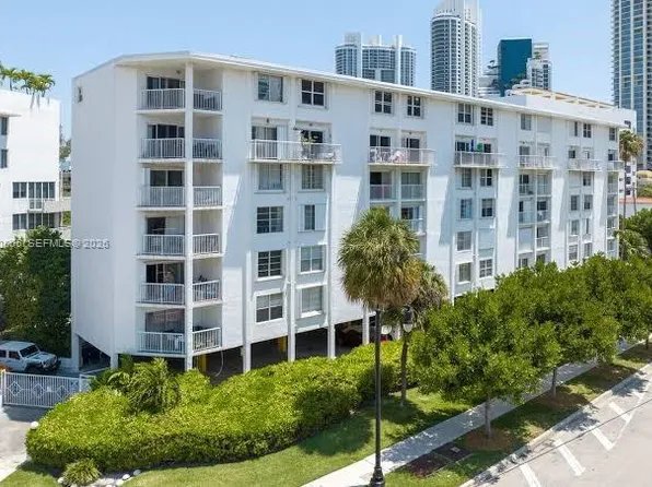 17800 Atlantic Blvd #Penthouse 15, Sunny Isles Beach, FL 33160