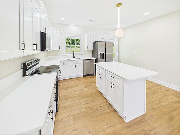 3rd image of 68 Mill Creek Dr