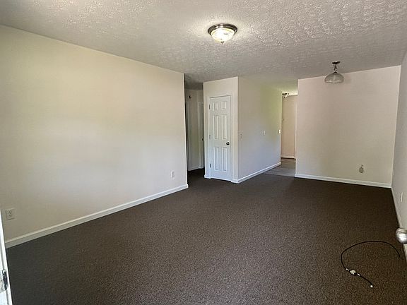 2nd image of 998 Roberts Ave SW APT 1
