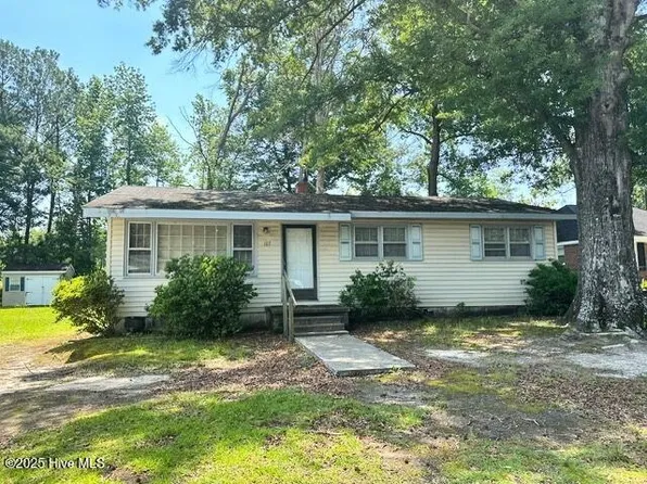 107 Woodside Road, Greenville, NC 27834
