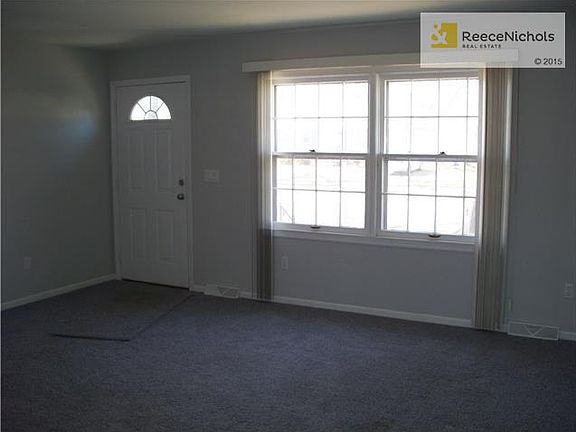 4th image of 9943 Oakdell Dr