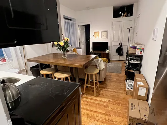 Rented by J PRESTON AND ASSOCIATES INC | media 8